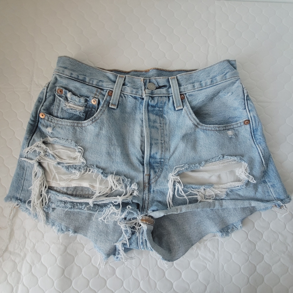 Levi's 501 Distressed Light Blue Denim Shorts Size 26